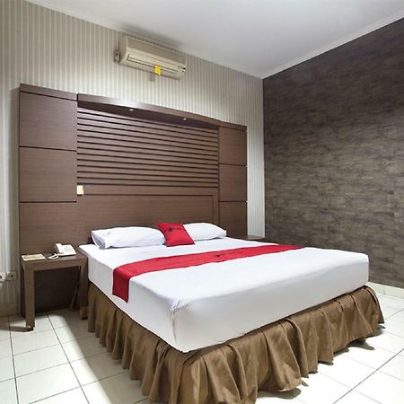 Hotel RedDoorz @ Surapati Bandung Zewnętrze zdjęcie