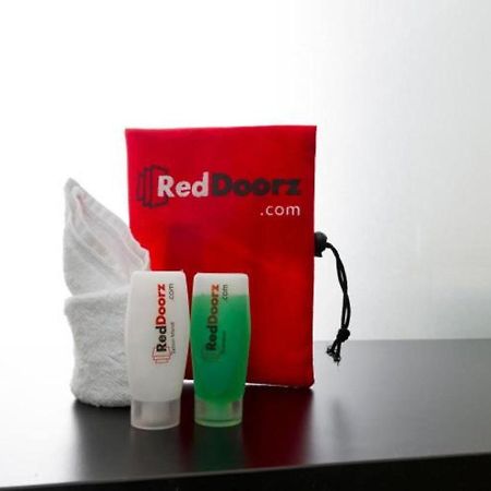 Hotel RedDoorz @ Surapati Bandung Zewnętrze zdjęcie