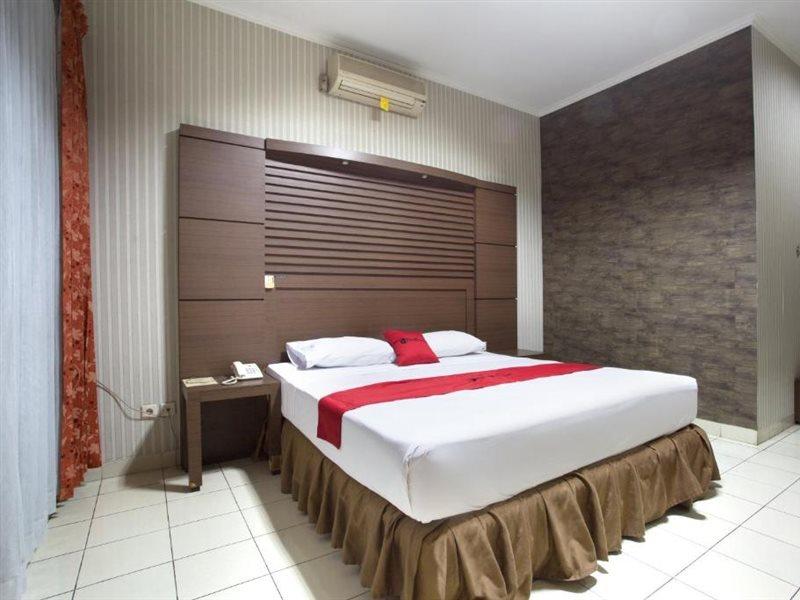 Hotel RedDoorz @ Surapati Bandung Zewnętrze zdjęcie