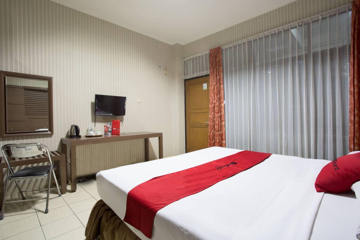 Hotel RedDoorz @ Surapati Bandung Zewnętrze zdjęcie