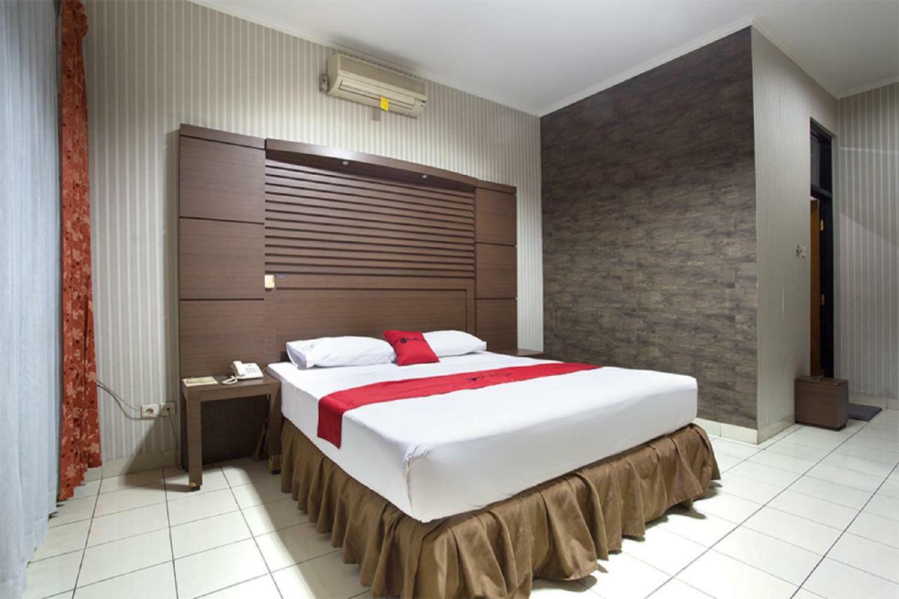 Hotel RedDoorz @ Surapati Bandung Zewnętrze zdjęcie