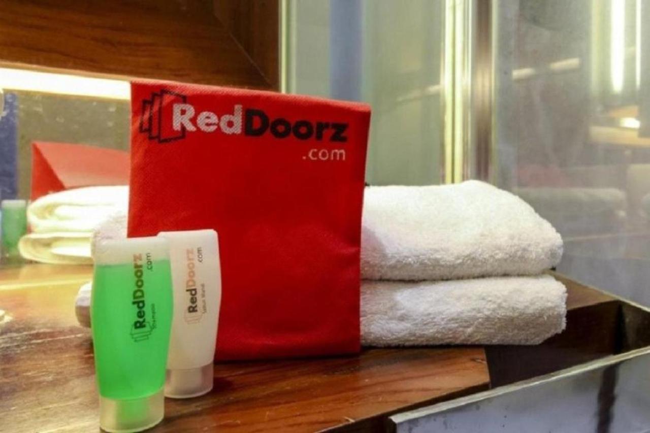Hotel RedDoorz @ Surapati Bandung Zewnętrze zdjęcie