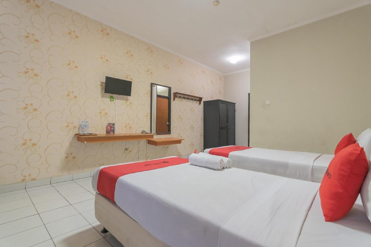 Hotel RedDoorz @ Surapati Bandung Zewnętrze zdjęcie